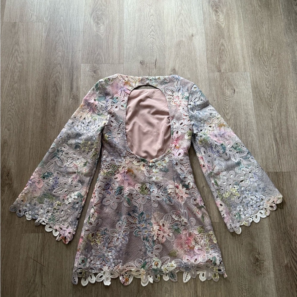 elliatt jacinta taupe floral lace embroidered long sleeve mini dress small NEW - Picture 3 of 9